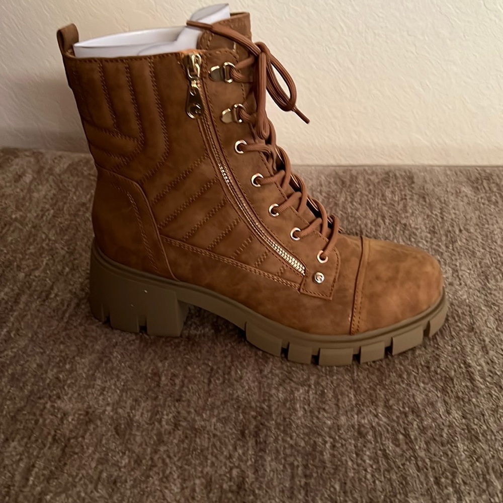 GBG Arisa Combat Boots. Size 9.5. New-Still in Box(Never Worn).